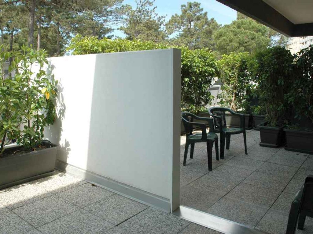 Ferienwohnung mit großer Eckterrasse