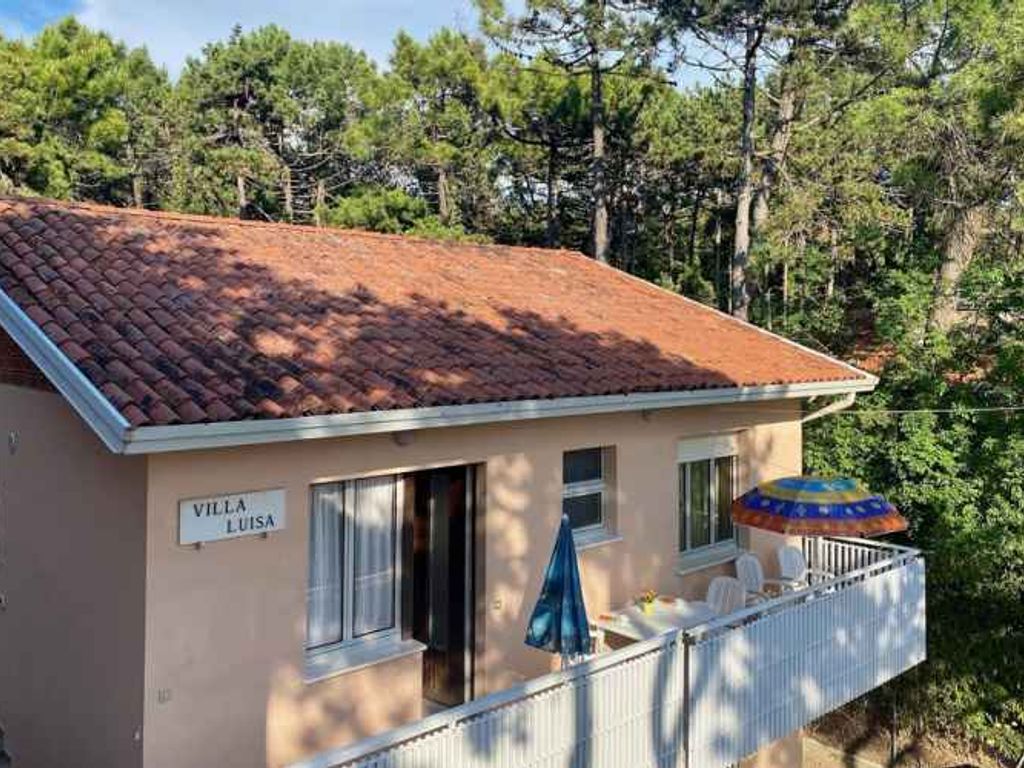Ferienwohnung mit Klimaanlage und Balkon