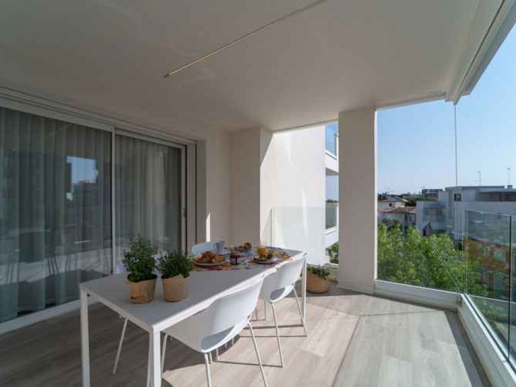 Ferienwohnung mit Klimaanlage und Balkon
