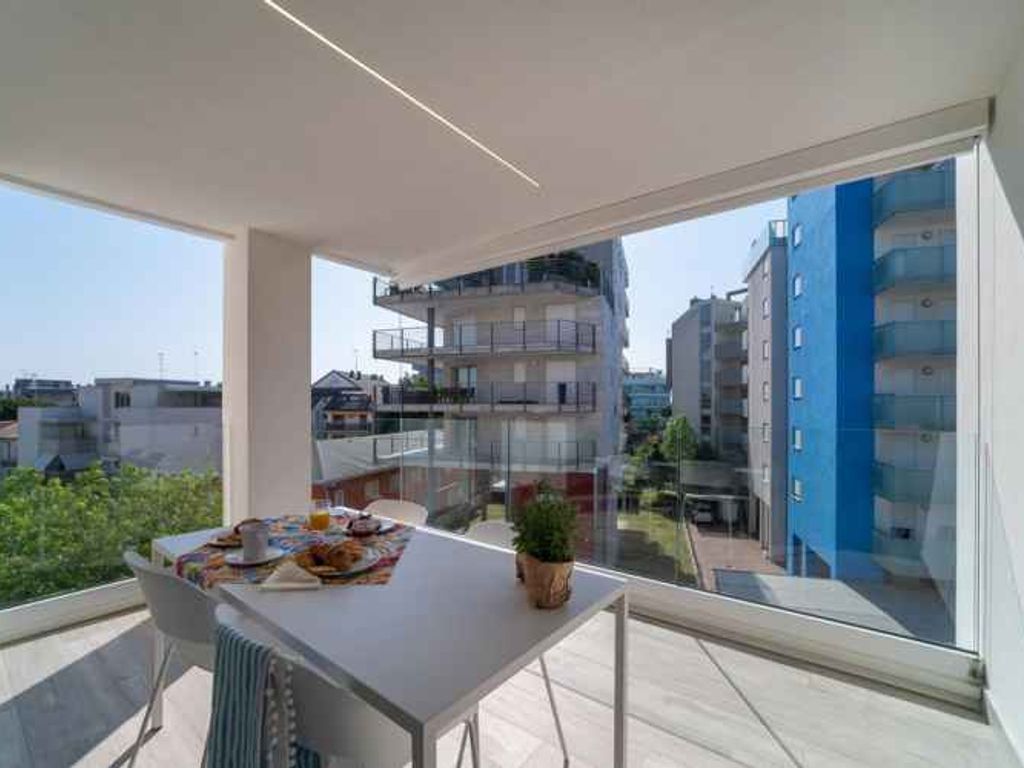 Ferienwohnung mit Klimaanlage und Balkon