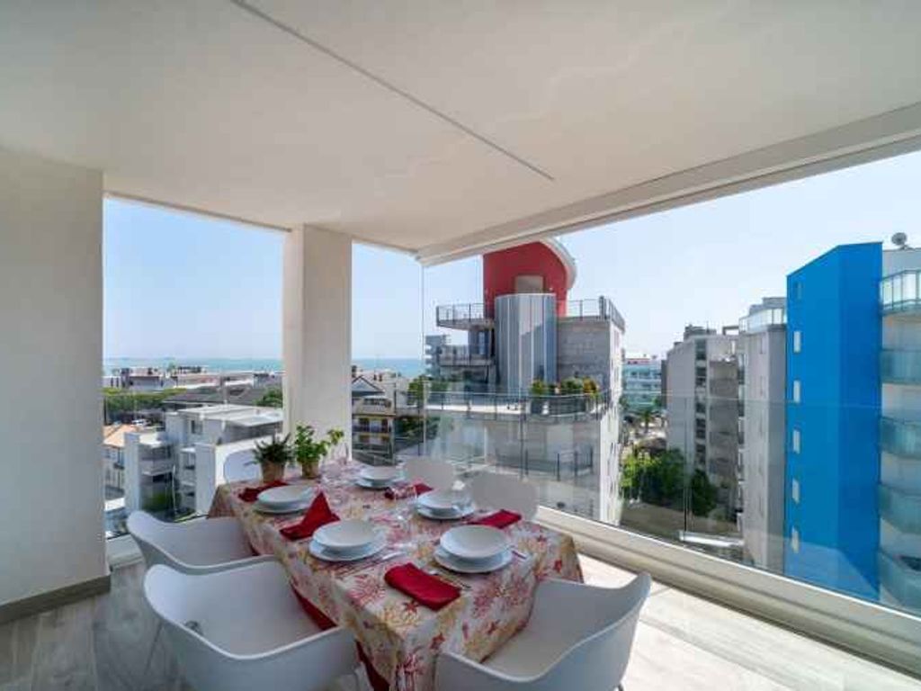 Ferienwohnung mit Klimaanlage und Balkon