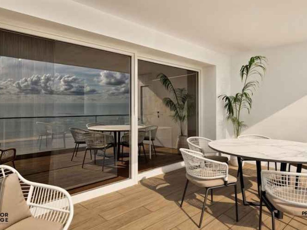 Ferienwohnung mit Klimaanlage und Balkon