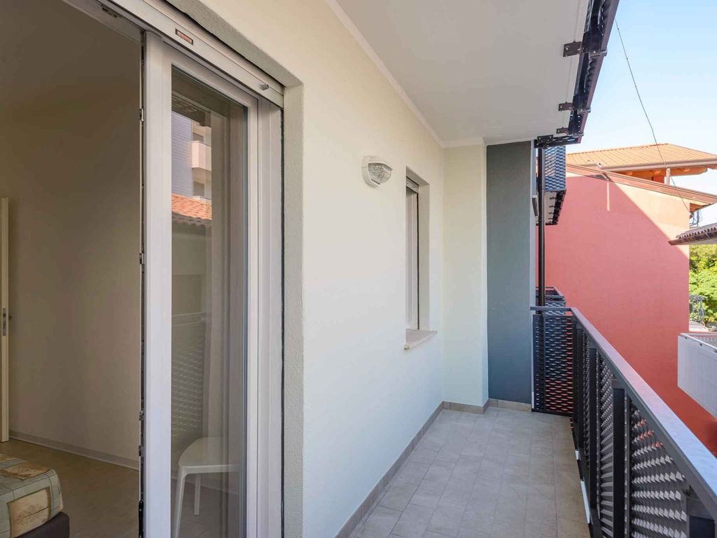 Ferienwohnung mit Klimaanlage und Balkon