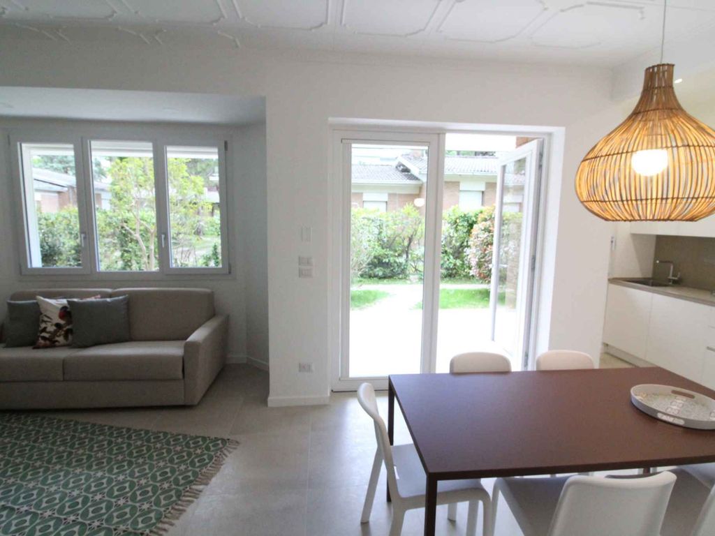 Ferienwohnung mit Klimaanlage, Terrasse und Garten