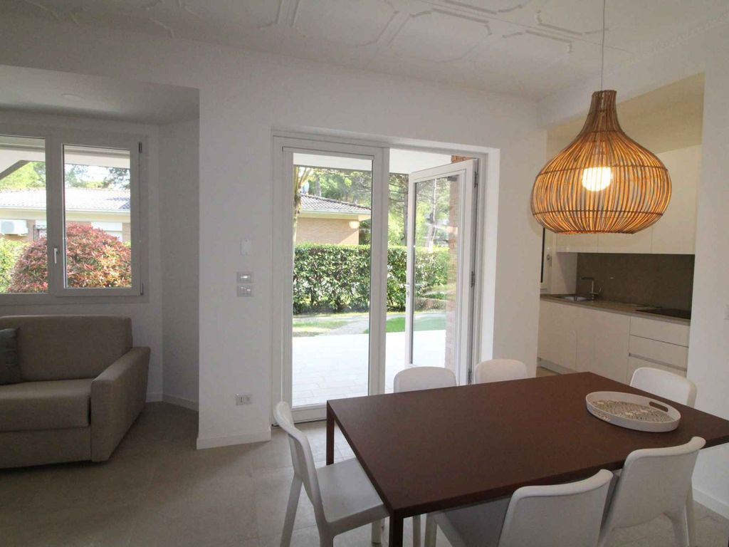 Ferienwohnung mit Klimaanlage, Terrasse und Garten
