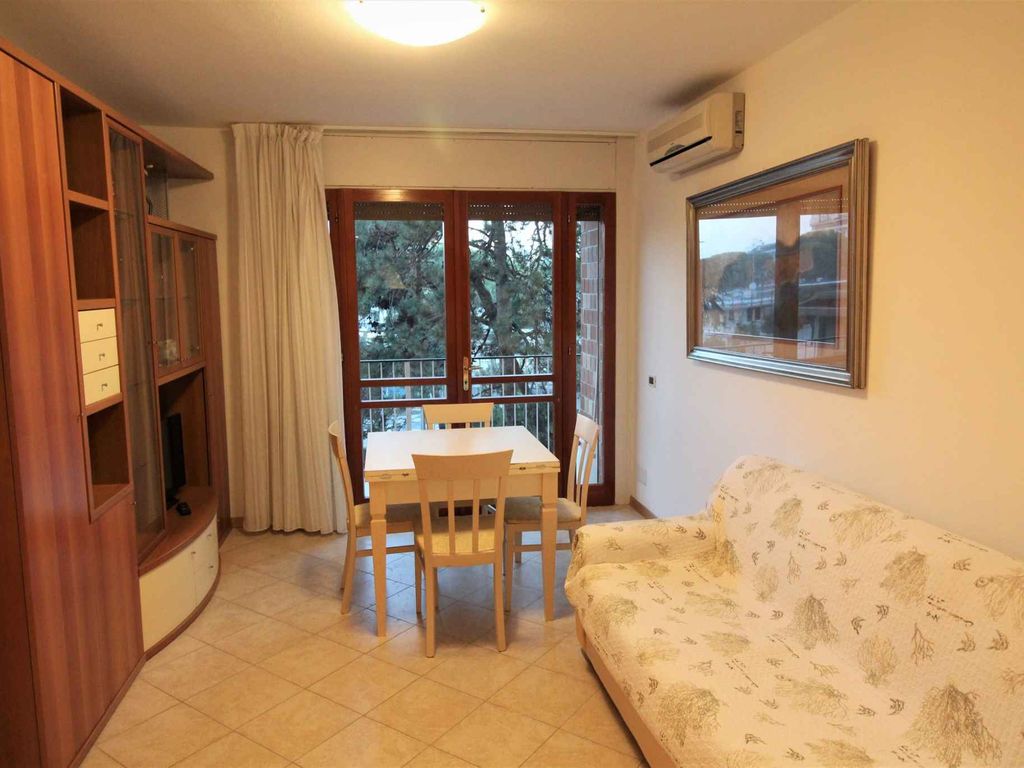 Ferienwohnung mit Klimaanlage und Balkon