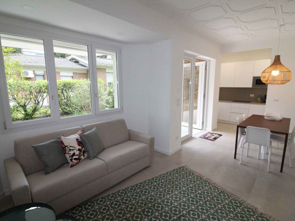 Ferienwohnung mit Klimaanlage, Terrasse und Garten