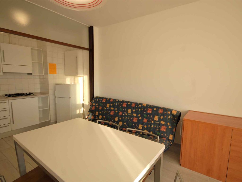 Ferienwohnung mit Klimaanlage und Balkon mit seitlichem Meerblick