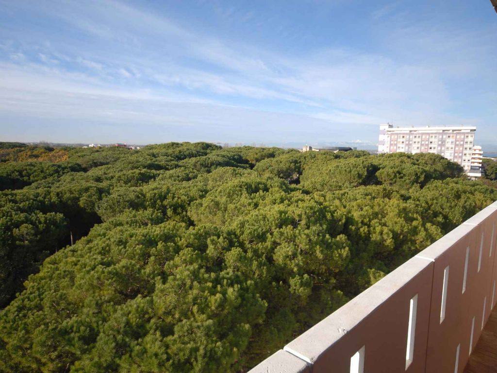 Ferienwohnung mit Klimaanlage und Balkon mit seitlichem Meerblick