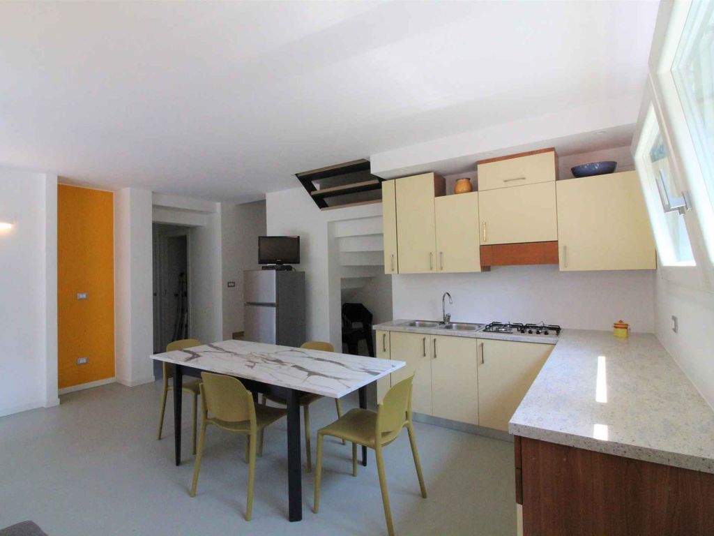 Ferienwohnung mit Klimaanlage, Terrasse und Garten