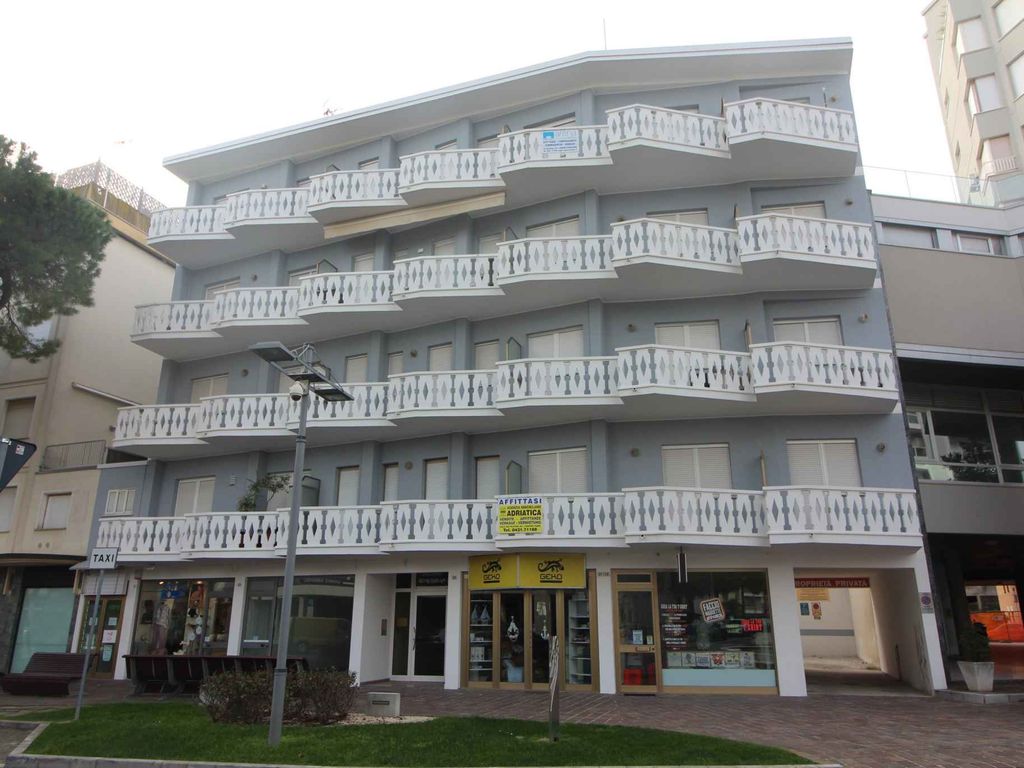 Ferienwohnung mit Klimaanlage und Balkon