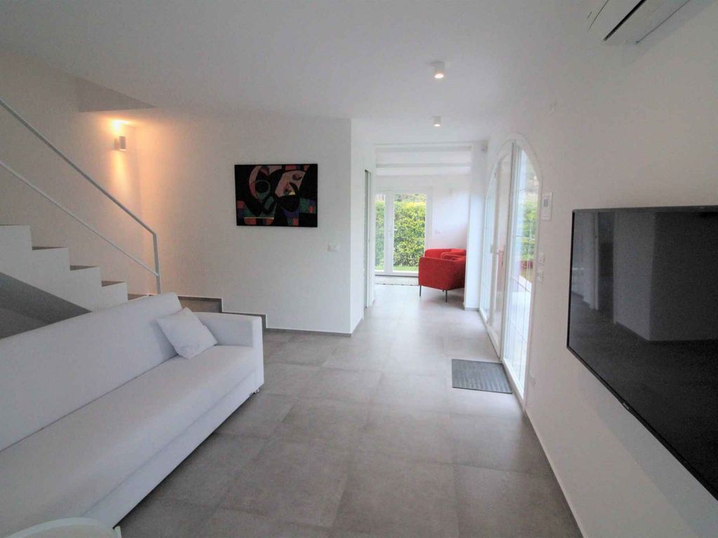 Villa mit Klimaanlage und Garten