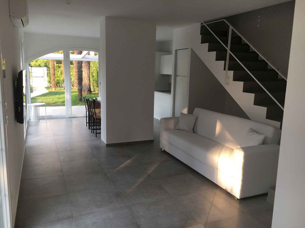 Villa mit Klimaanlage und Garten