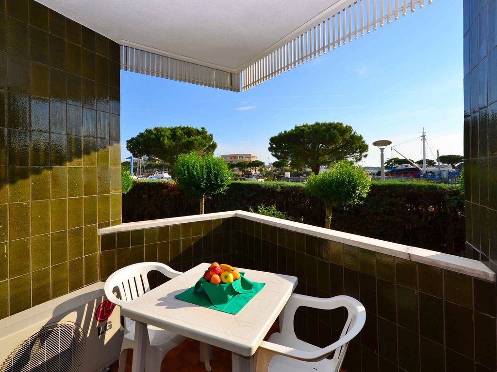 Ferienwohnung mit Klimaanlage und Balkon