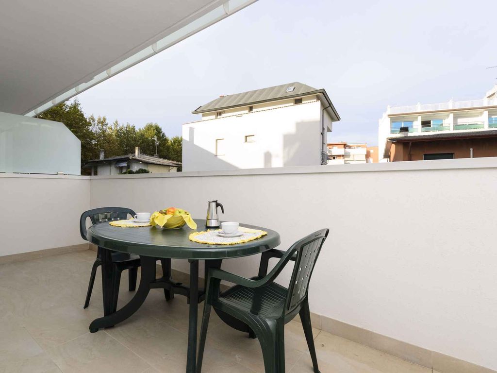 Ferienwohnung mit Balkon, Klimaanlage und Internet