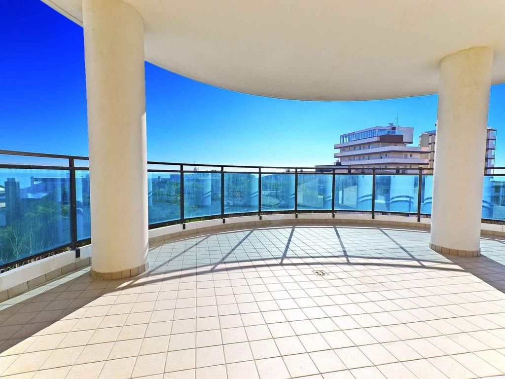 Ferienwohnung mit Klimaanlage und Balkon in der Nähe vom Strand