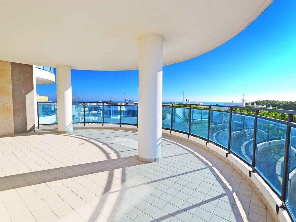 Ferienwohnung mit Klimaanlage und Balkon in der Nähe vom Strand