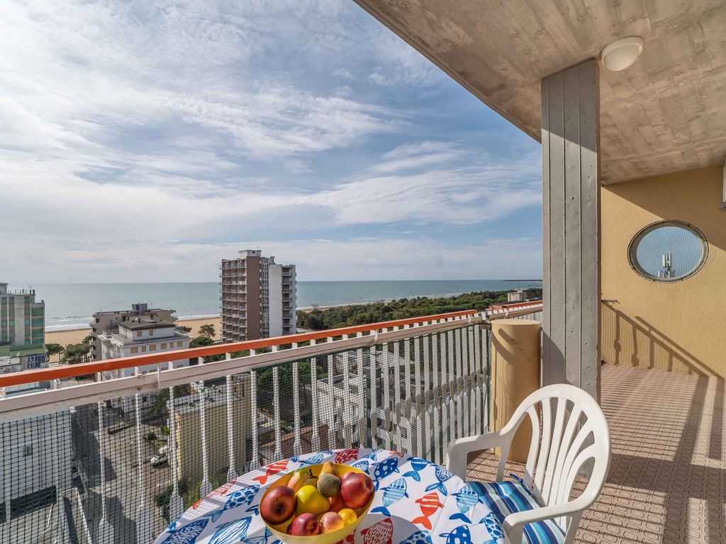 Ferienwohnung mit Pool und Balkon
