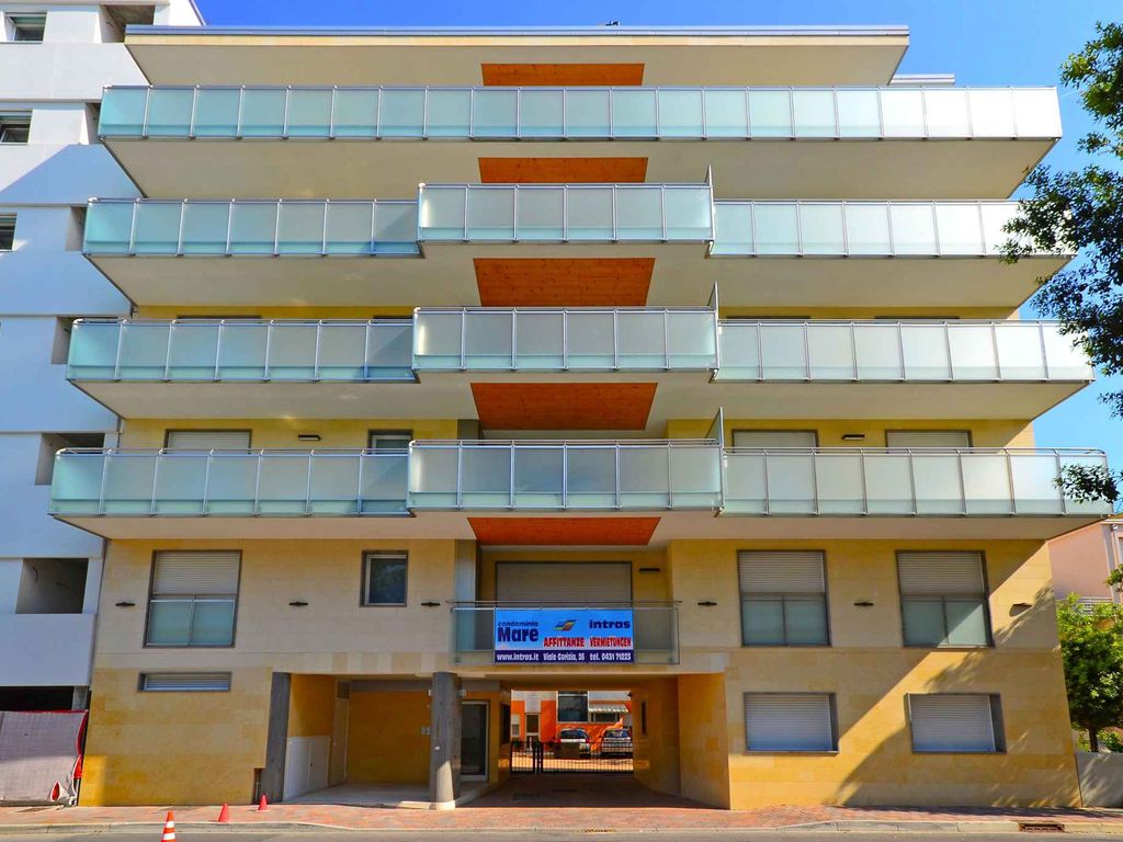 Ferienwohnung mit Balkon und Klimaanlage