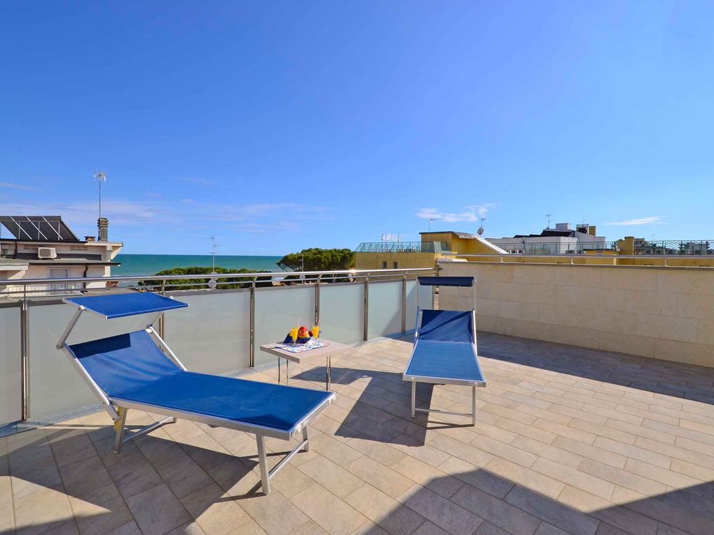 Ferienwohnung mit großem Panoramabalkon mit Meerblick