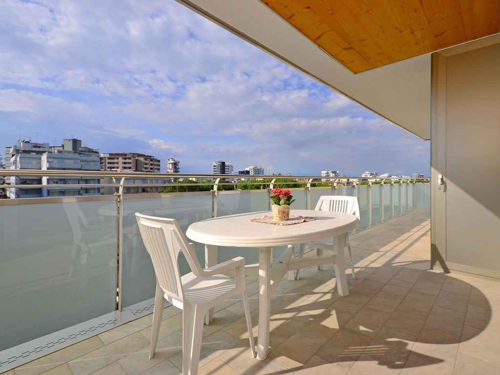 Ferienwohnung mit großem Panoramabalkon mit Meerblick