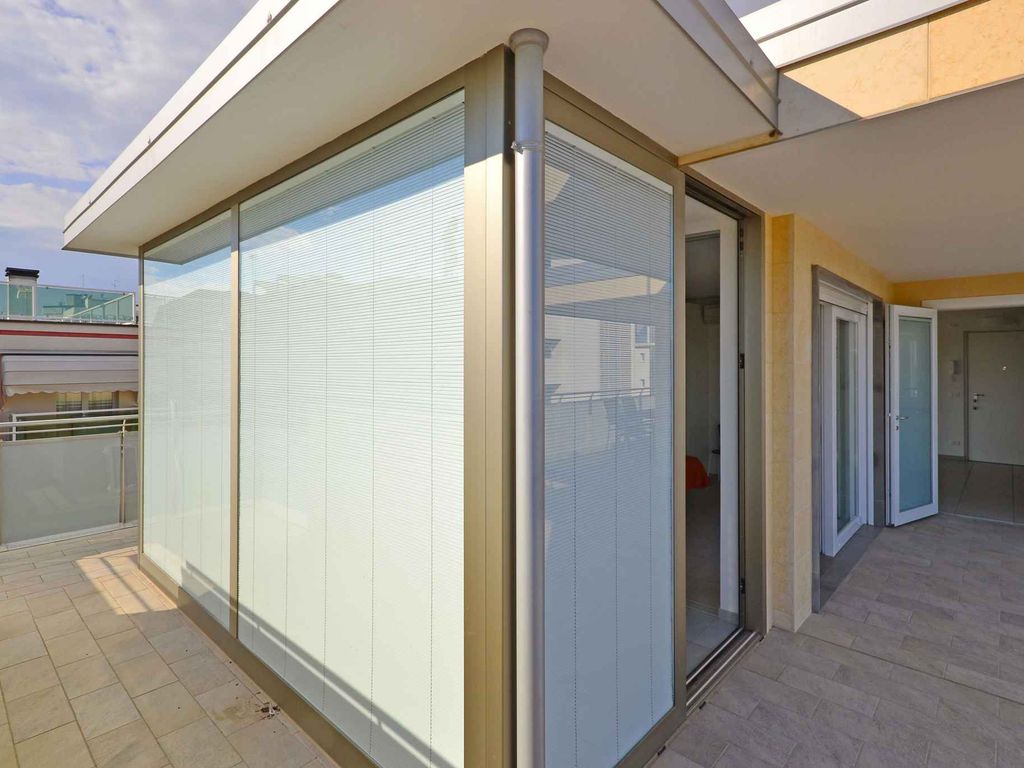 Ferienwohnung mit großem Panoramabalkon mit Meerblick