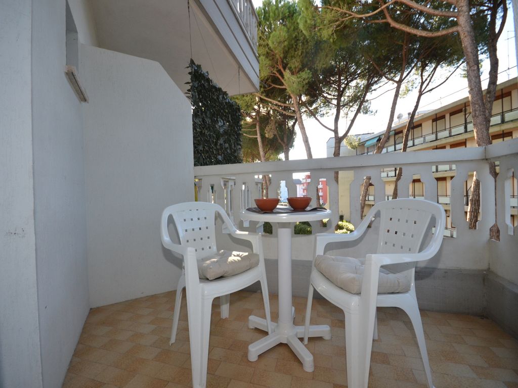 Studio mit Klimaanlage und Balkon
