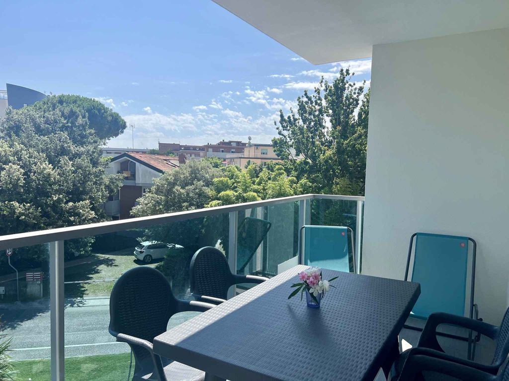 Ferienwohnung mit Balkon, Klimaanlage und Internet