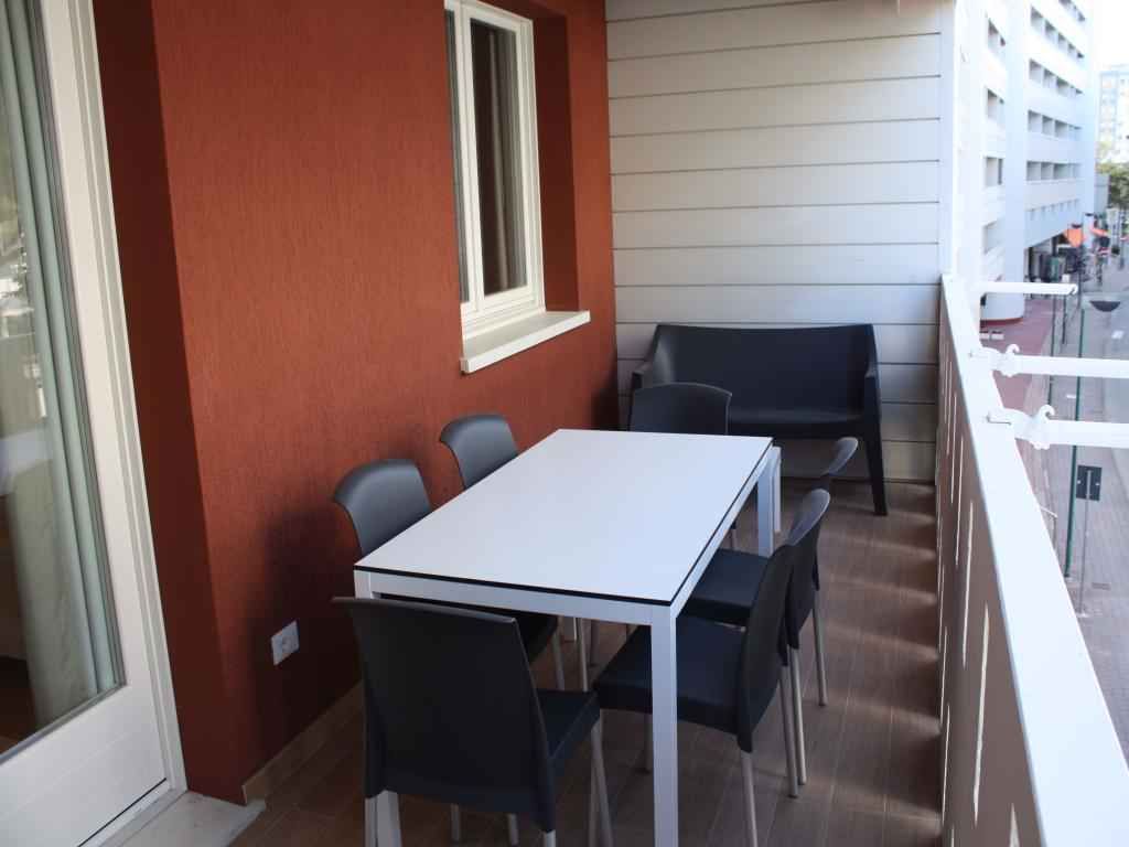 Ferienwohnung mit Klimaanlage und Balkon