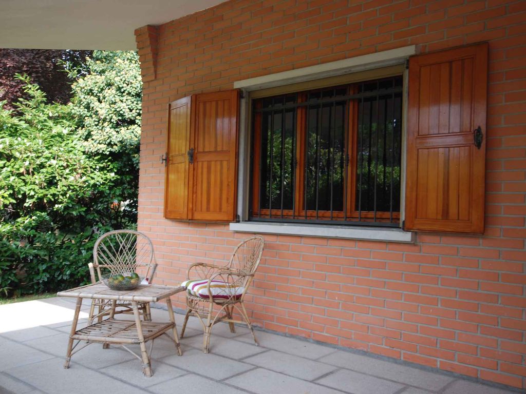 Villa mit Garten und Pool