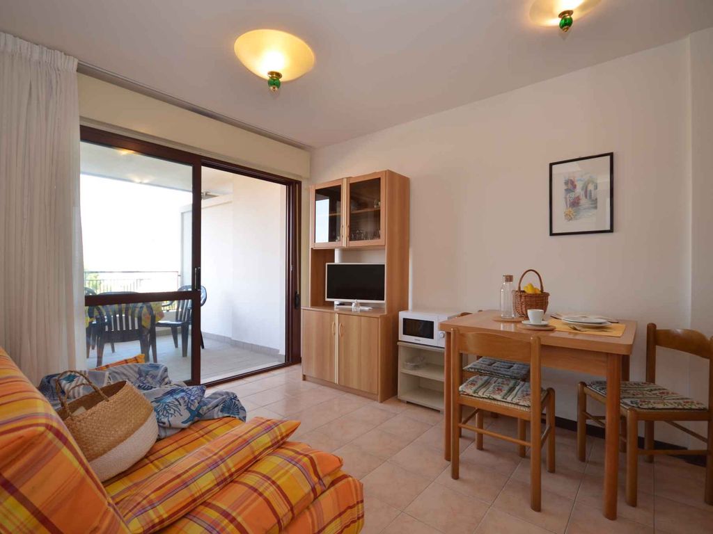 Ferienwohnung mit Klimaanlage und Balkon