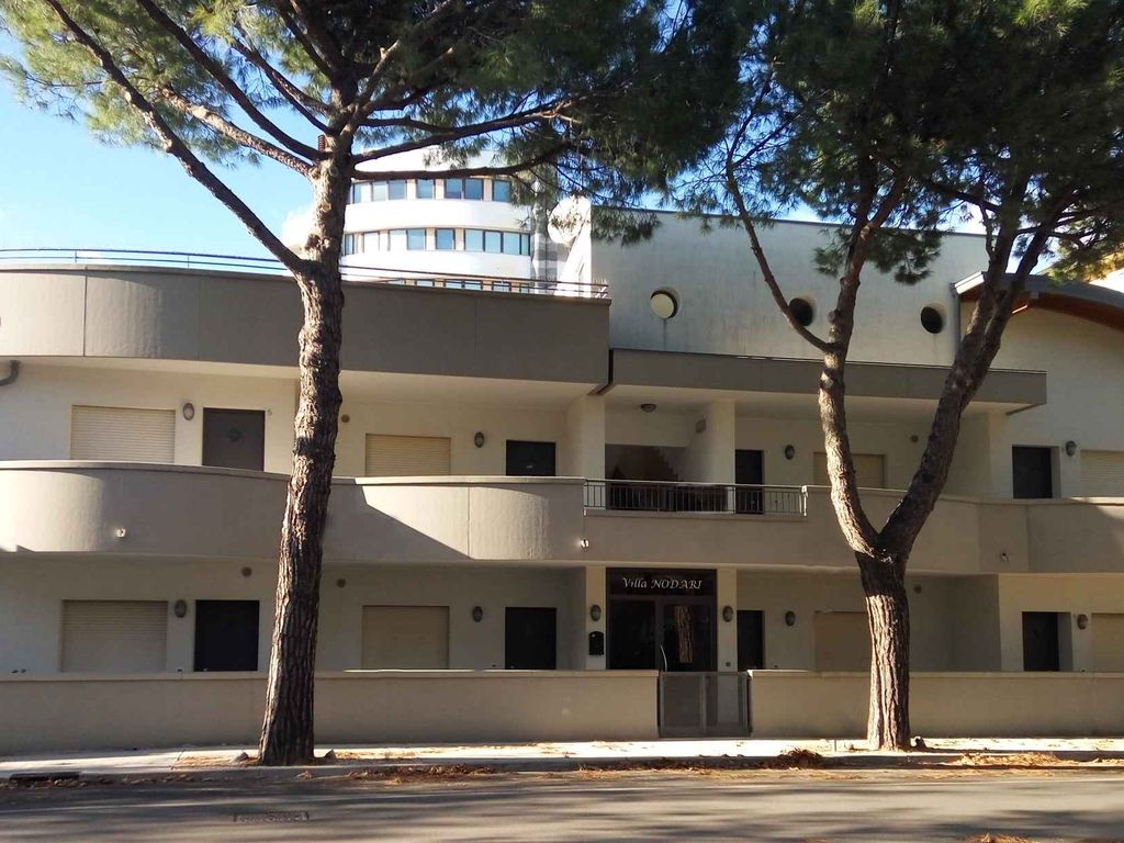Ferienwohnung mit Terrasse und Klimaanlage im Erdgeschoss