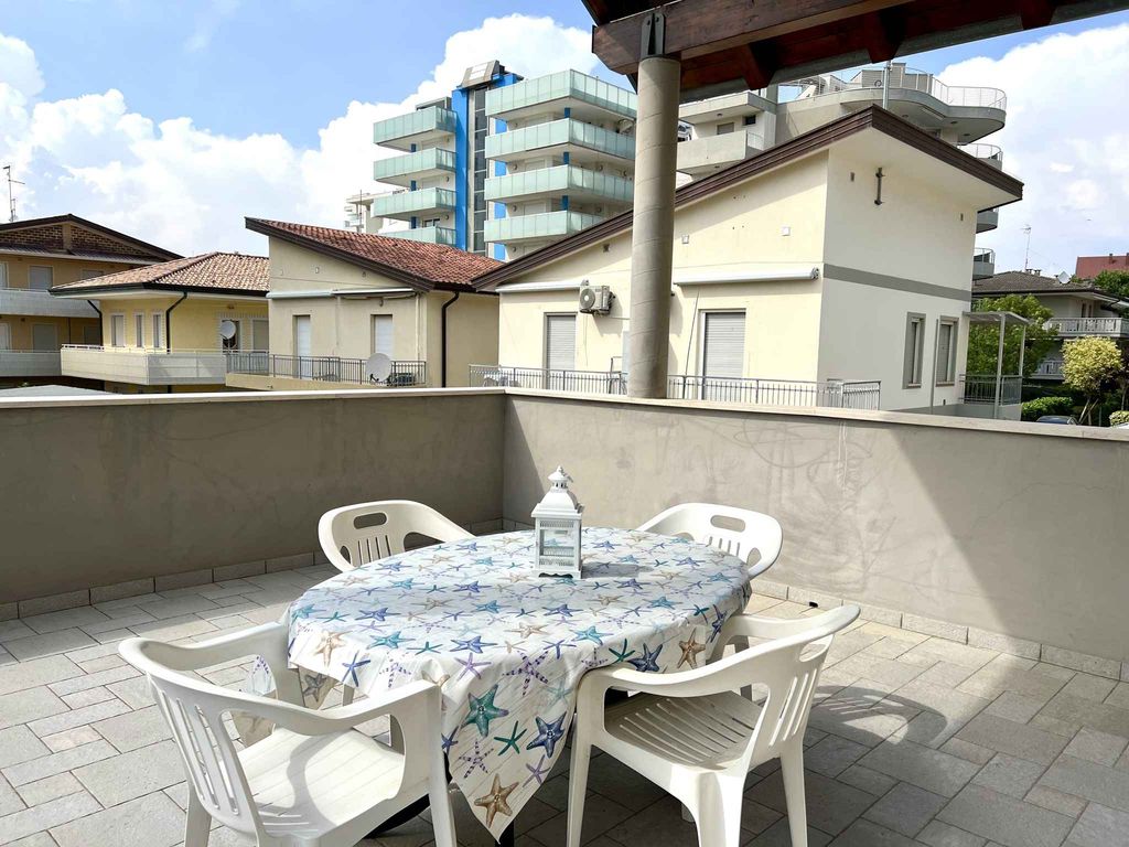 Ferienwohnung mit Klimaanlage und Balkon