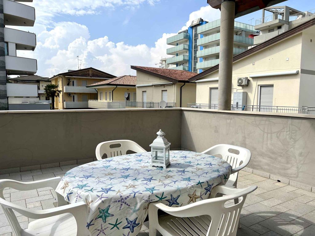 Ferienwohnung mit Klimaanlage und Balkon