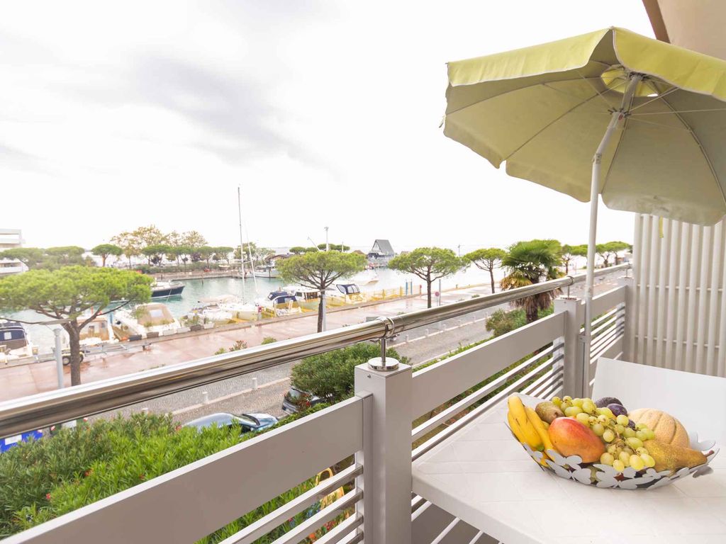 Studio mit Klimaanlage und Terrasse