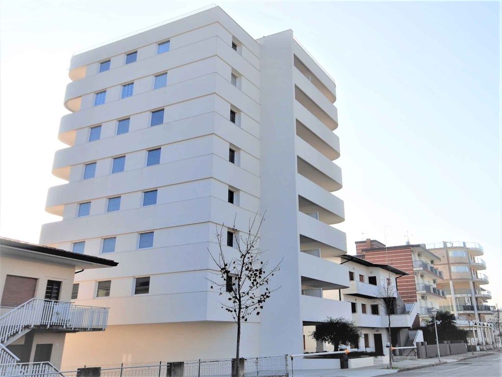 Ferienwohnung mit Klimaanlage und Balkon