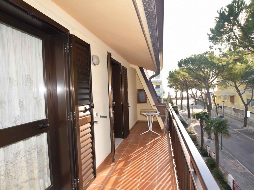 Ferienwohnung mit Klimaanlage und Balkon