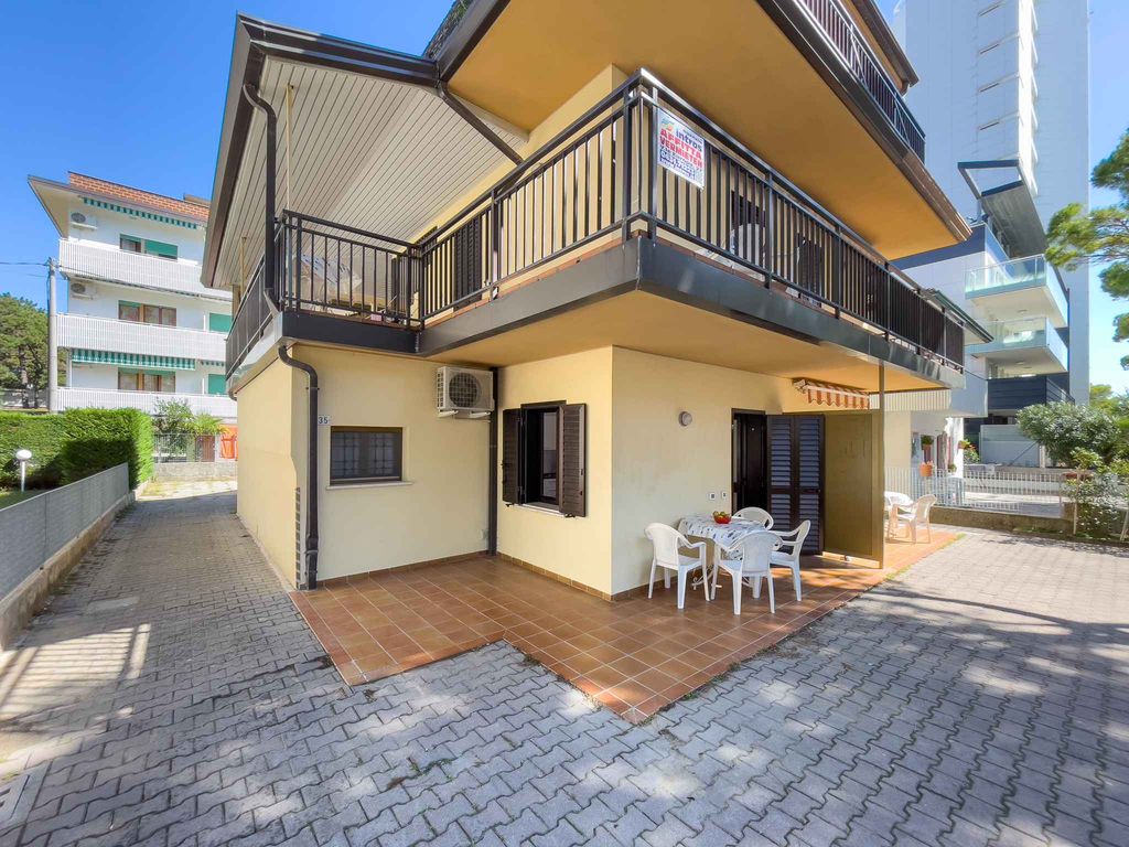Ferienwohnung mit Klimaanlage und Balkon