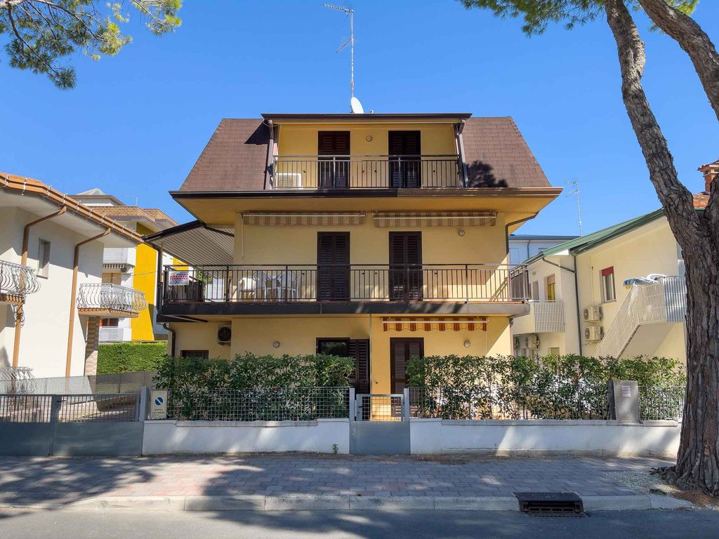 Ferienwohnung mit Klimaanlage und Balkon
