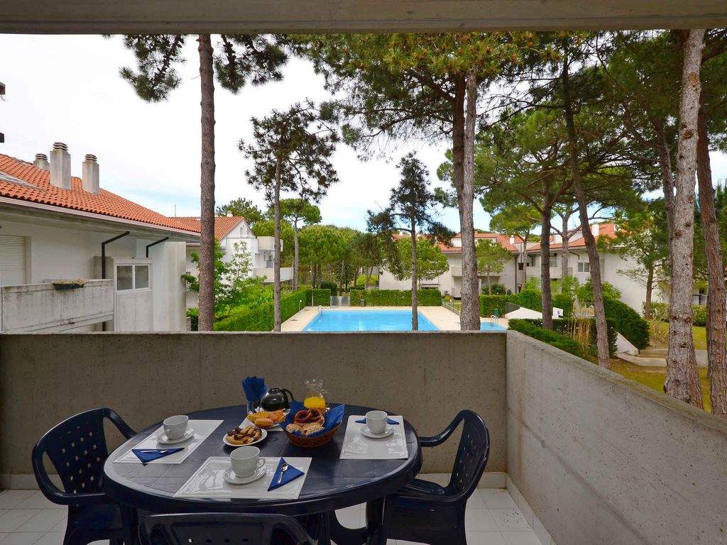 Ferienwohnung mit Klimaanlage, Balkon und Pool