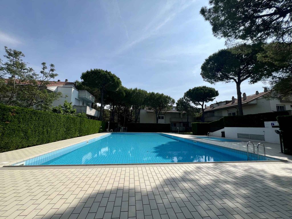 Ferienwohnung mit Klimaanlage, Balkon und Pool