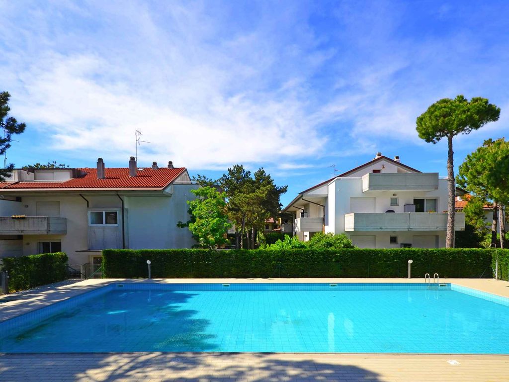 Ferienwohnung mit Klimaanlage, Balkon und Pool