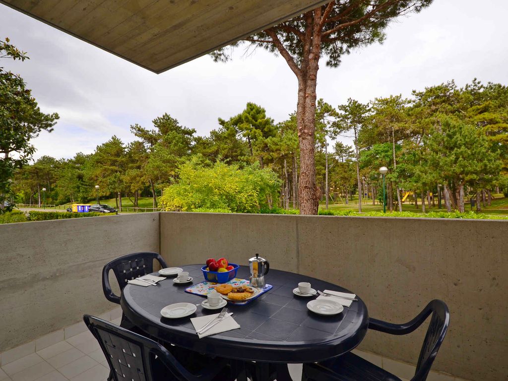 Ferienwohnung mit Klimaanlage, Balkon und Pool