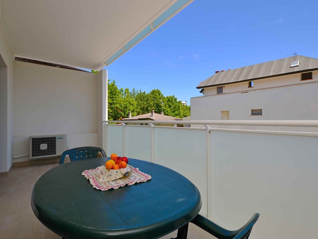 Ferienwohnung mit Klimaanlage und Balkon