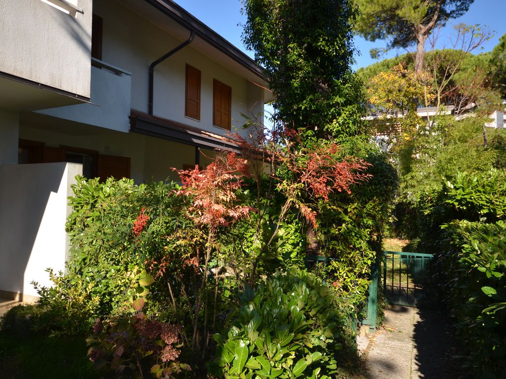 Villa mit Klimaanlage und Balkon