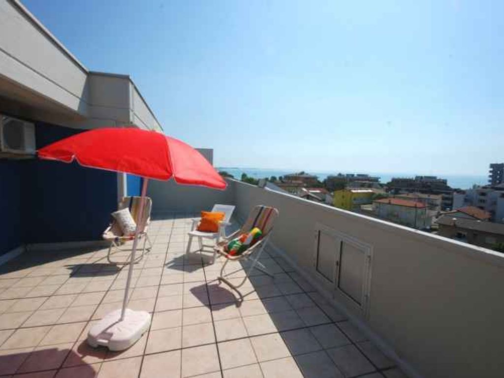 Ferienwohnung mit Klimaanlage und Balkon