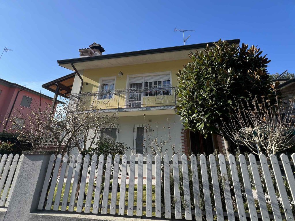 Ferienwohnung mit Klimaanlage und Terrasse