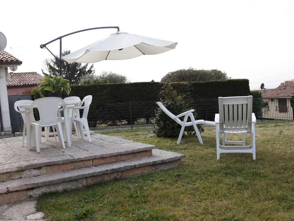 Ferienwohnung mit privatem Garten und Klimaanlage