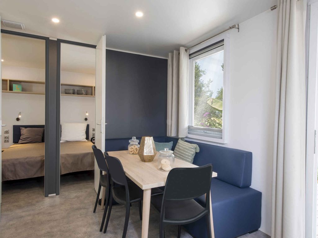 Mobilehome mit überdachten Außenveranda