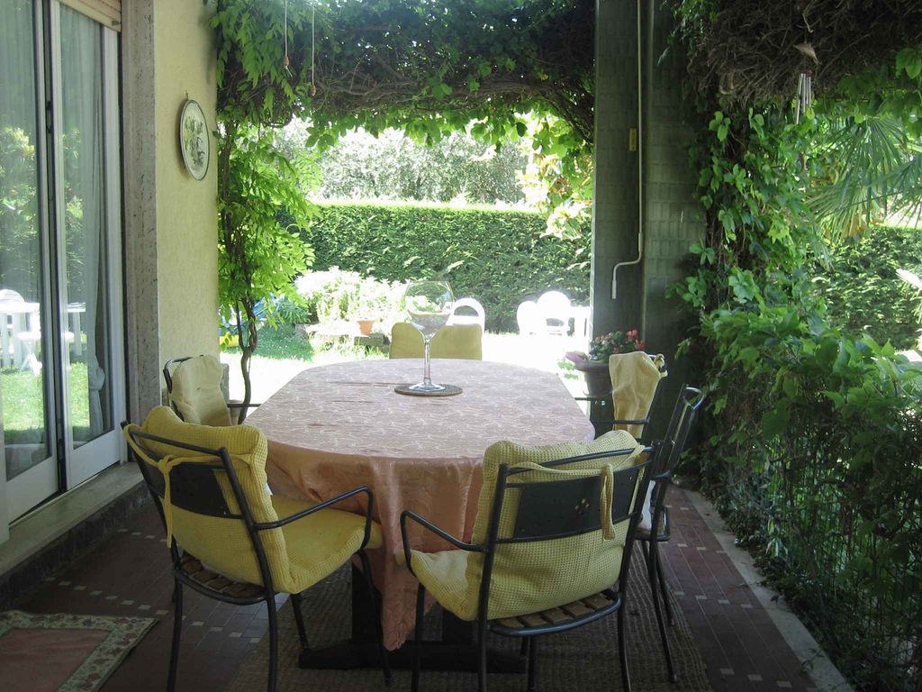 Villa mit direktem Zugang zum See